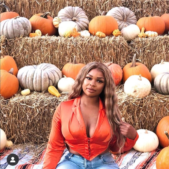 Satin cropped hook & eye shirt - Picture 1 of 2